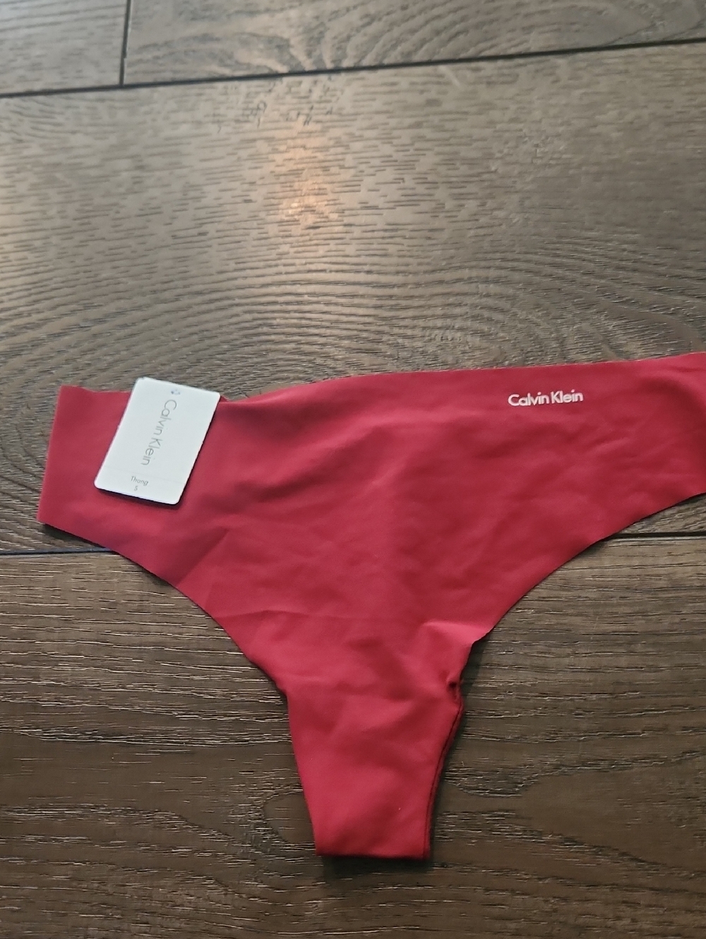 Calvin Klein Scarlet Seamless Thong